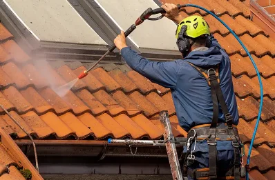 Démoussage et hydrofuge de toiture au Grez